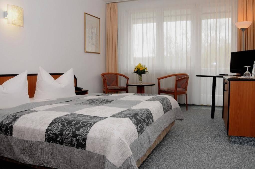 Comfort Hotel Bernau Бернау Экстерьер фото
