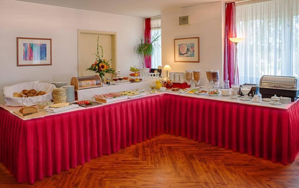 Comfort Hotel Bernau Бернау Экстерьер фото